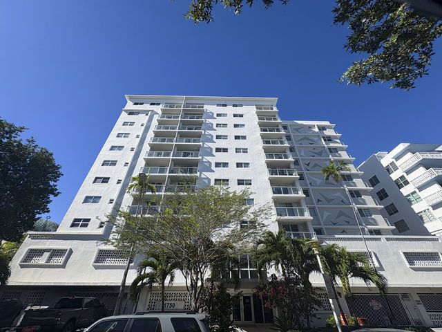 1750 James Apartment Condo photo 2